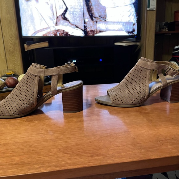 New Franco Sarto Harlet suede toeless heel sandals - Picture 4 of 5